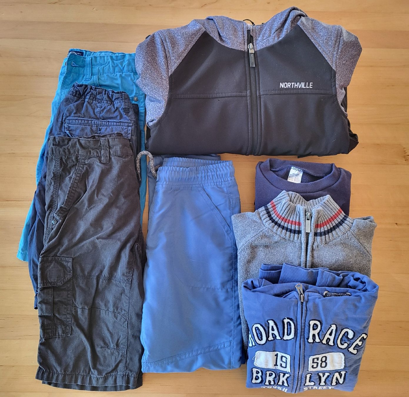 Ensembles coordonnés: Kleiderpaket Junge Gr. 134 – D'occasion à Liestal par Hiddentreasure