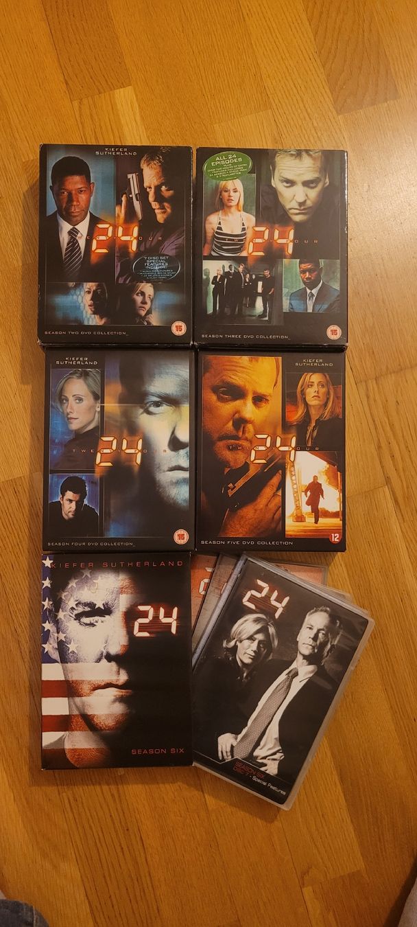 Alle DVDs: 5 full seasons of "24" with Keifer Sutherland – Gebraucht aus La Tour-de-Peilz von MrSputs