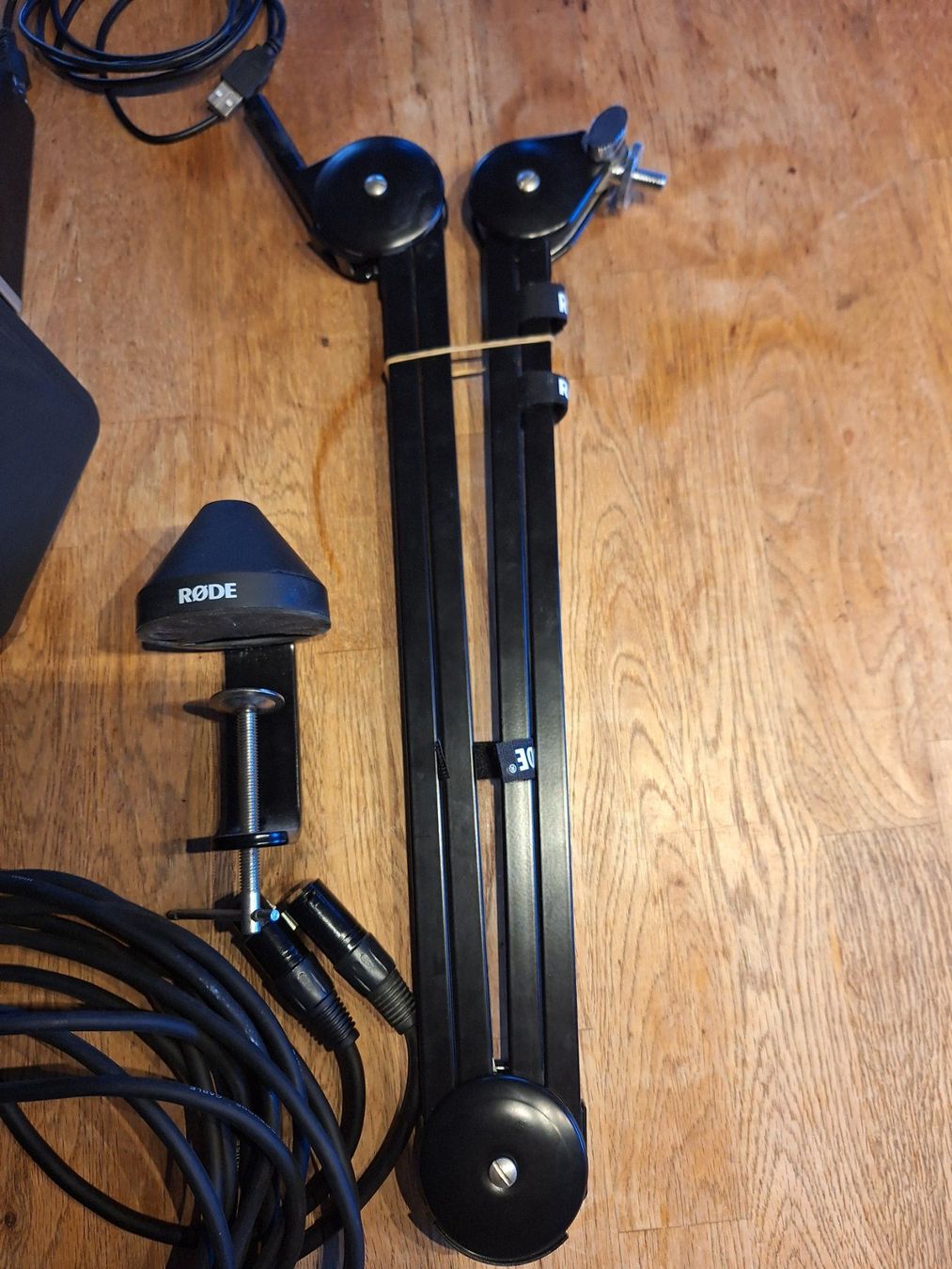 Røde Mikrofone: Rode Mikrofon Komplettset inkl. Arm und Audio Interface – Gebraucht aus Ipsach von nik_6hkj 6