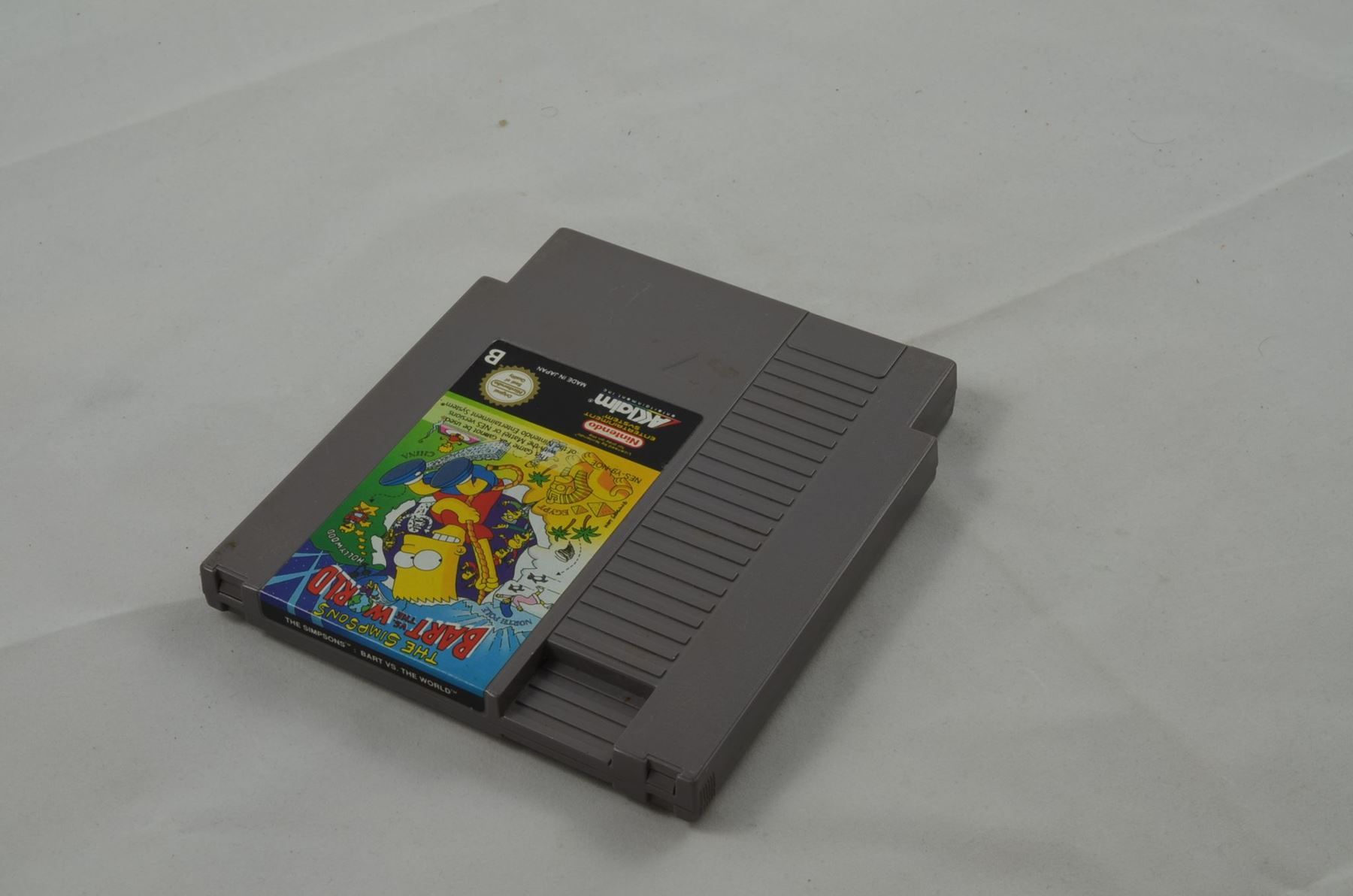 Giochi: The Simpsons Bart vs the World NES Spiel – Usato da Buchs AG venduto da SellAndBuyX
