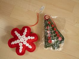 2 Stück Weihnachts Aufhänger Filz    NEU  stern tannenbaum