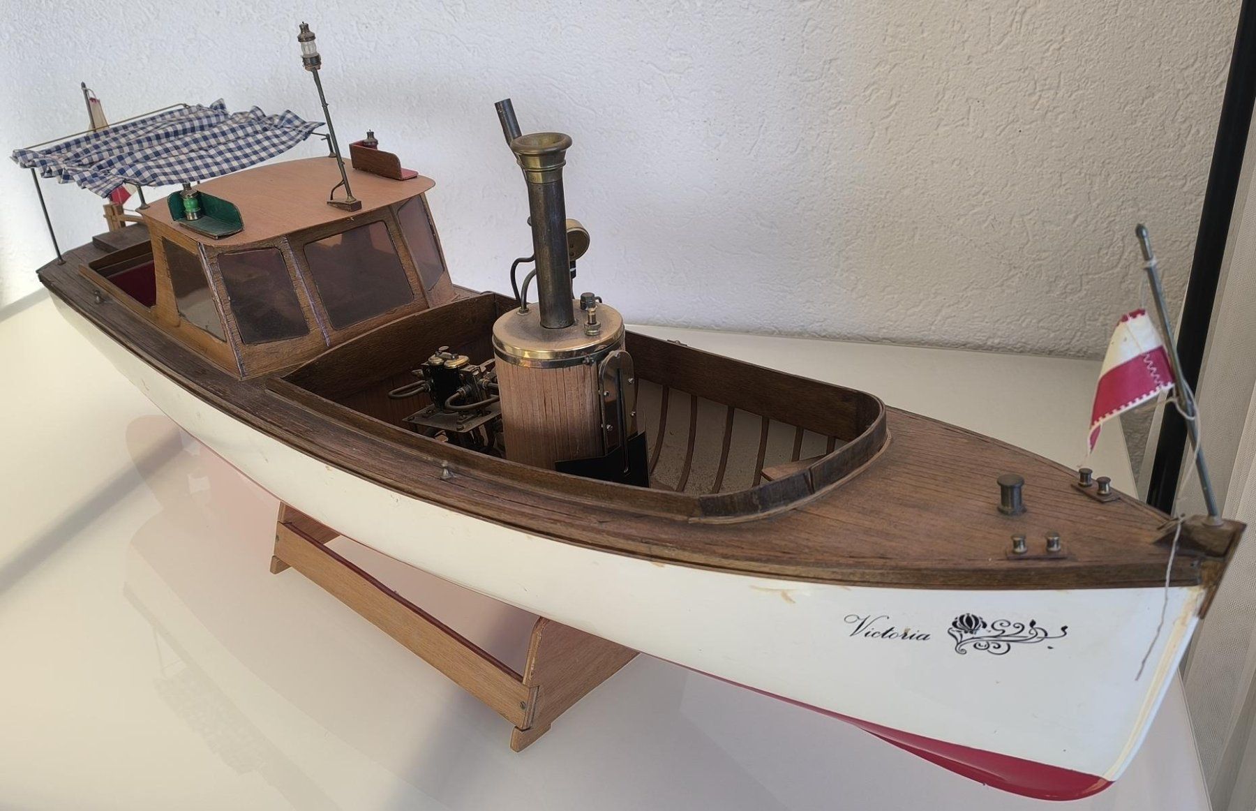 Kits de montage: Modellboot mit Dampfmaschine – D'occasion à Benglen par Fc12 1