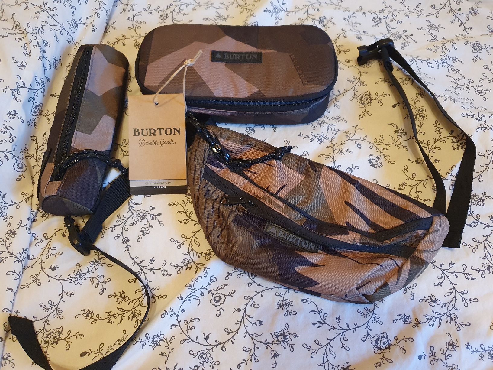 Burton Taschen: Burton  Set mit Hip Pack und 2 Schreib Etuis – Neu und originalverpackt aus Oberurnen von Psamira