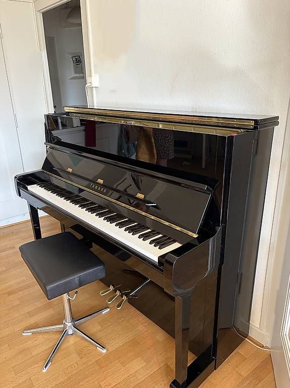 Musikinstrumente: Piano Yamaha – Gebraucht aus Genève von man_jpj9 1
