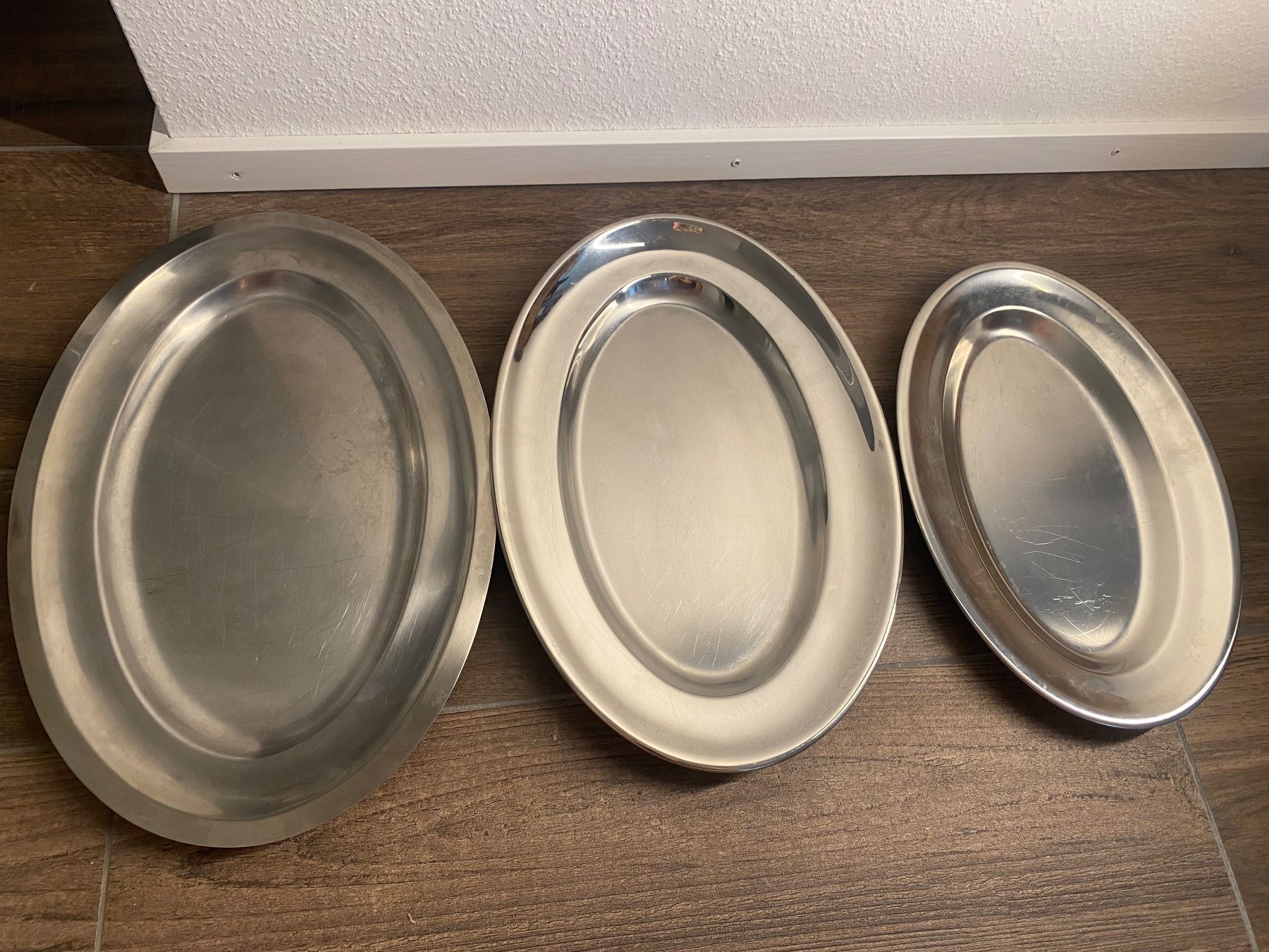Servierplatten: 3x Servierplatte aus Chromstahl / Inox – Gebraucht aus Pratteln von a23_j2gs