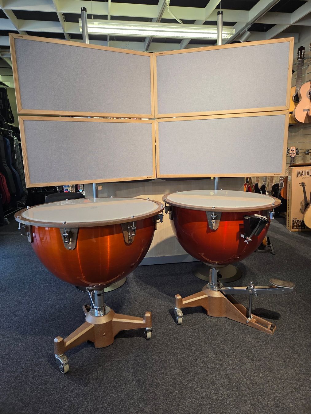 Strumenti musicali: Kesselpauken - Set, 2 Stk. 26" & 29", mit Abdeckhauben – Usato da Worb venduto da musikhaus-hirsiger
