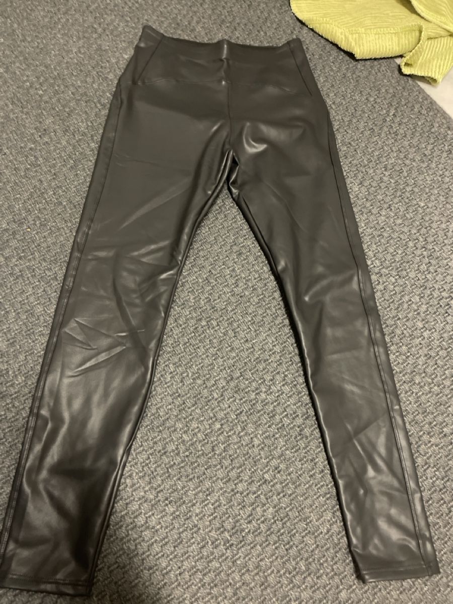 Leggings: Leggins mit glanz gr S/m – Gebraucht aus Bad Zurzach von Cuore34