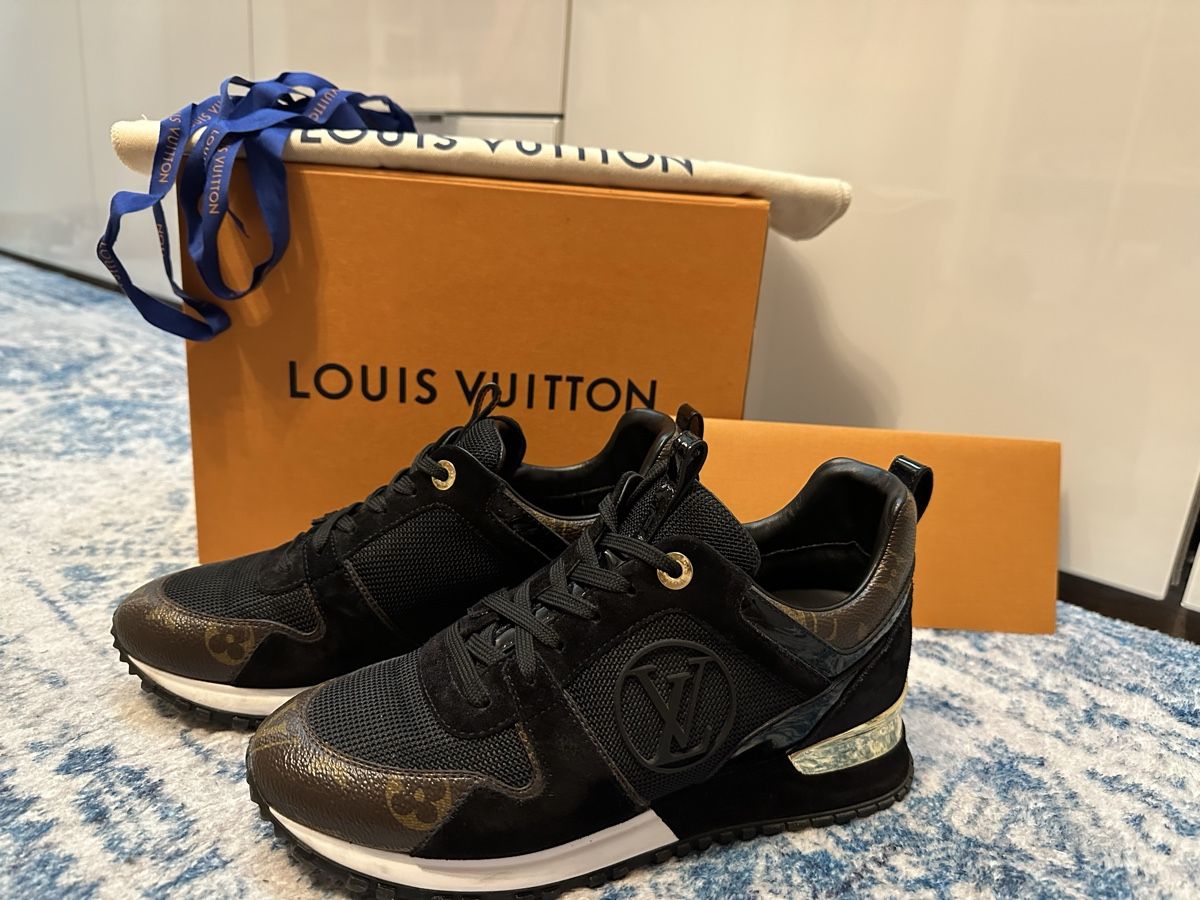Louis Vuitton Scarpe da donna: LV Run Away Sneaker – Nuovo (secondo la descrizione) da Adlikon b.Regensdf venduto da E.Prov