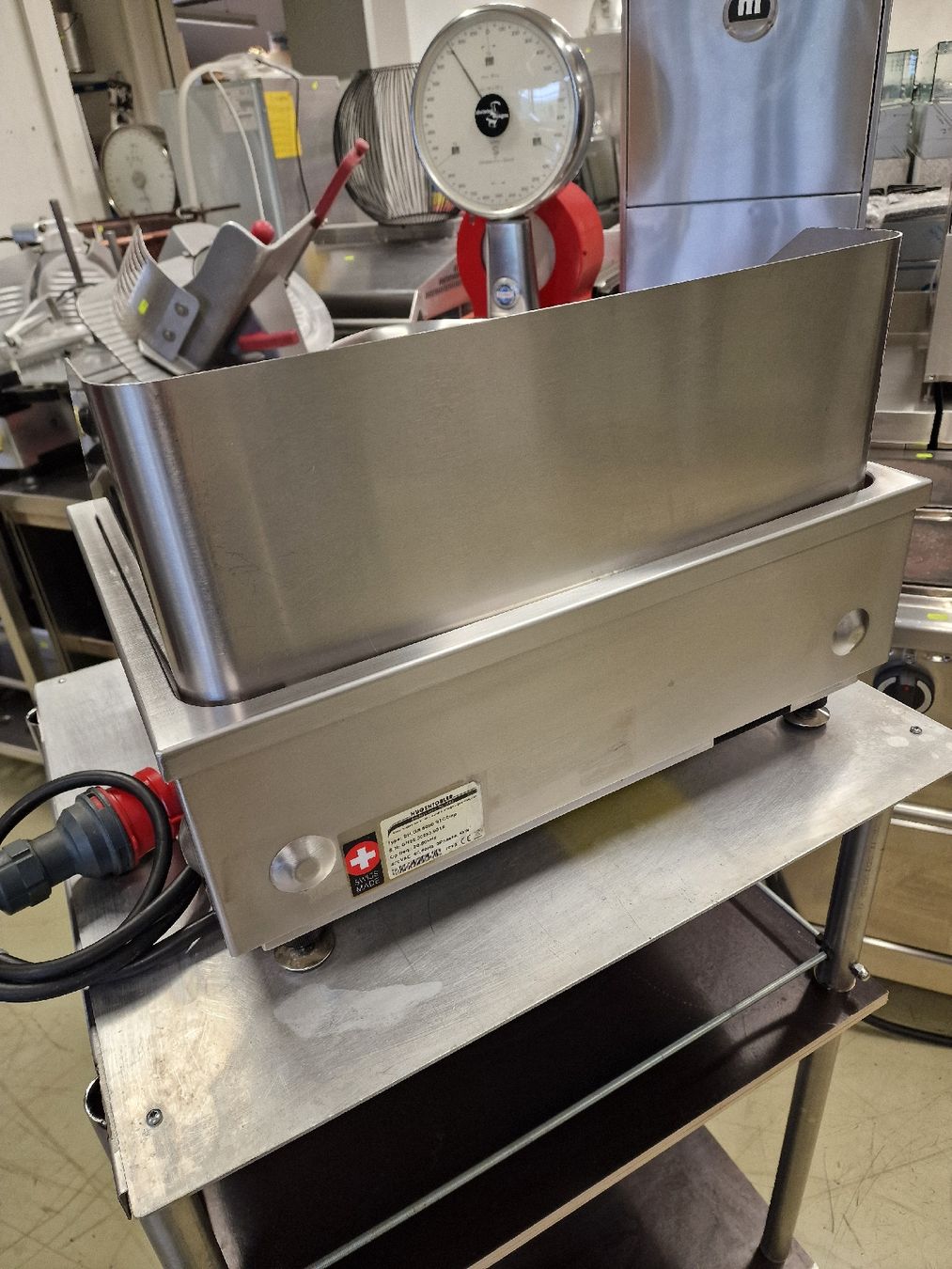 Griglie: Hugentobler  induktion Grill – Usato da Niederwangen BE venduto da HasGastrobedarf 6