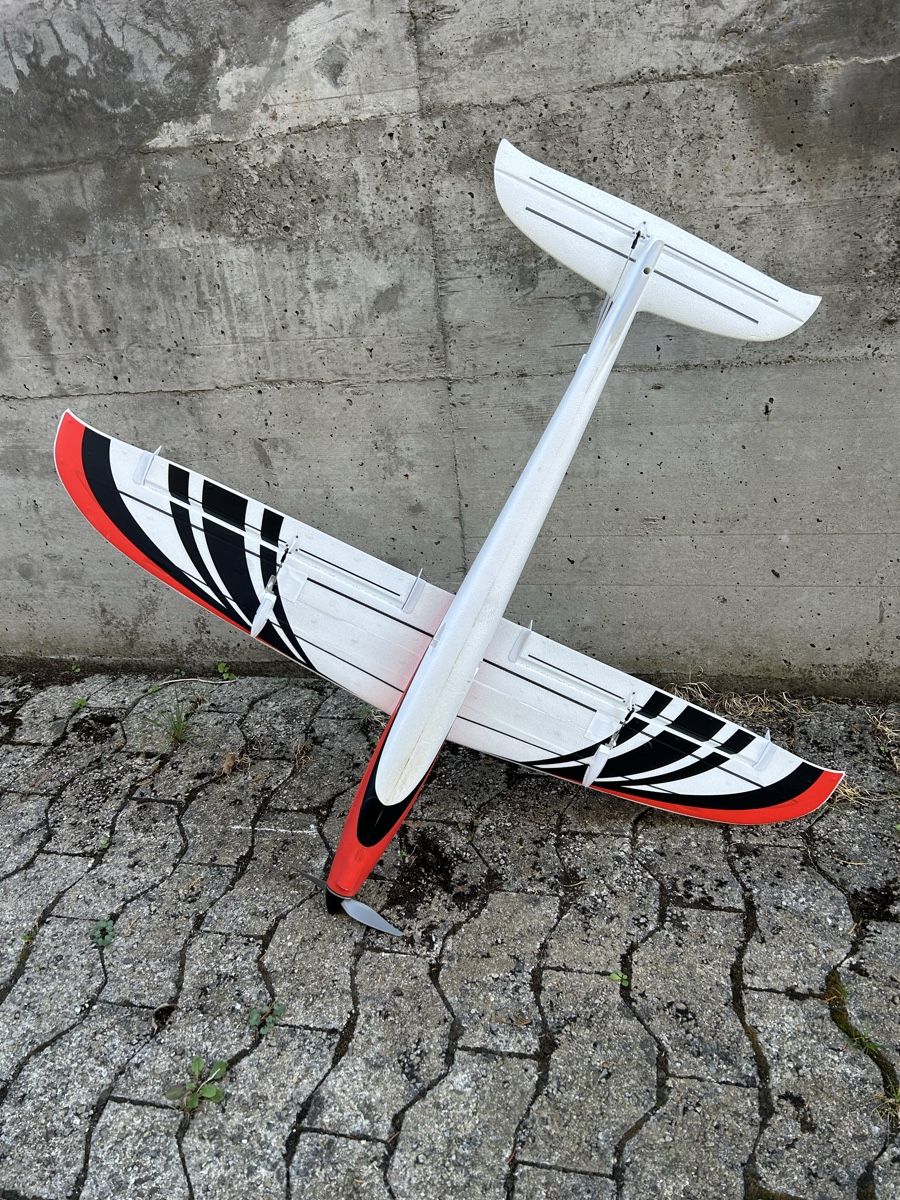 E-Flite Modellismo RC: Eflite Elektro Streak 1.1 mit BNF Basic mit AS3Xund Safe – Usato da Wil SG venduto da Haelge 1