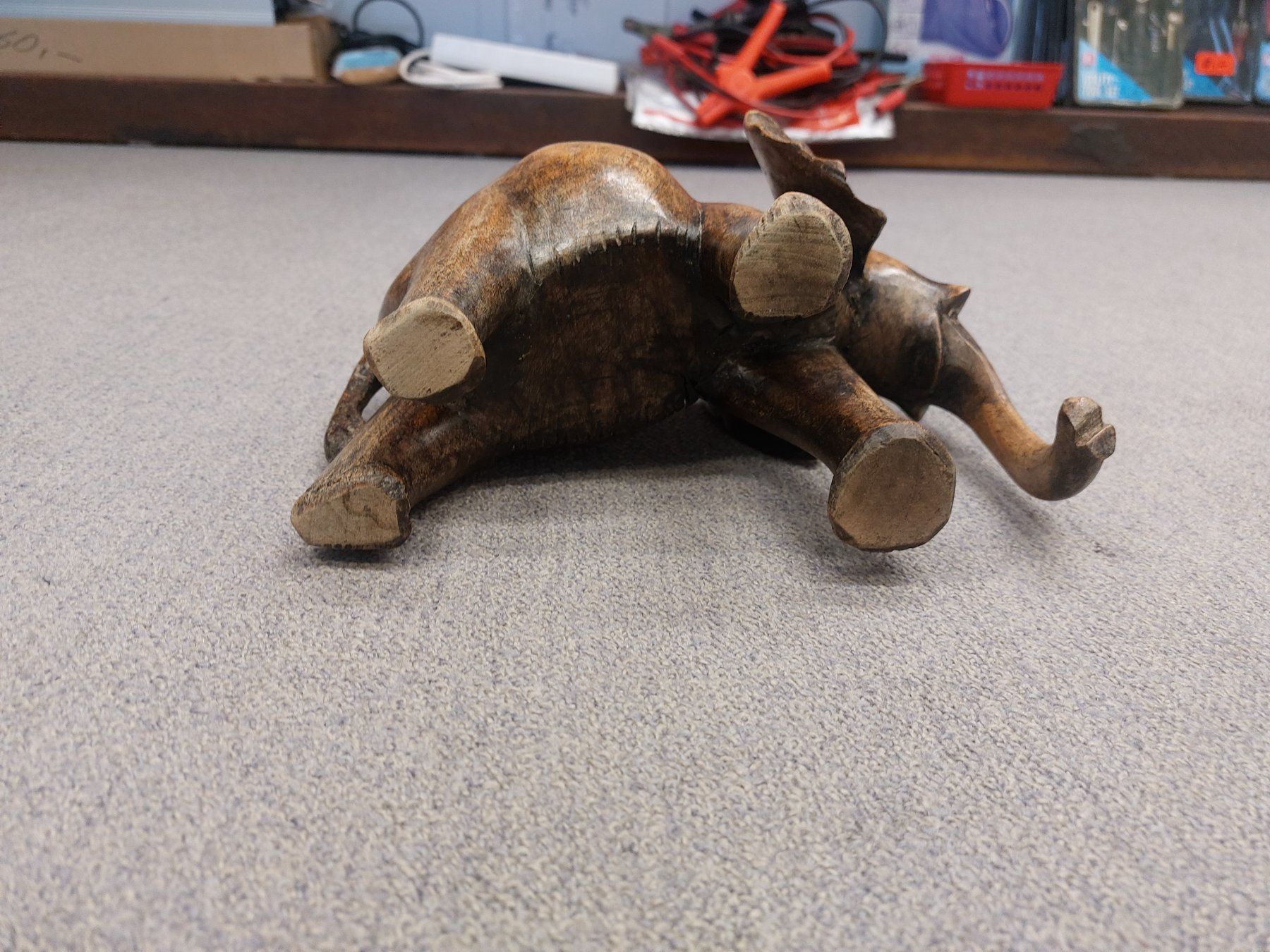 Figurines: Elefant aus Holz, Höhe 18 cm – D'occasion à Dietikon par Wildtransporte 3