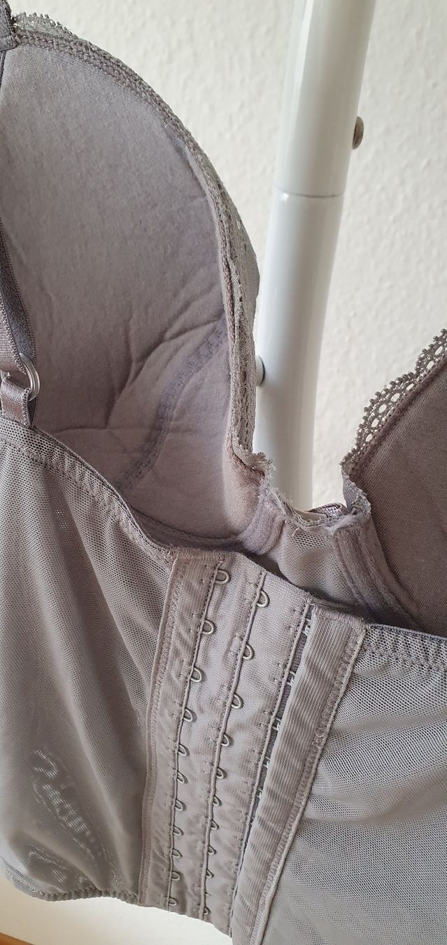 Altra biancheria intima: Neuwertiges Grau Bustier Gr. 75B – Nuovo e nell'imballaggio originale da Bern venduto da fede736 2