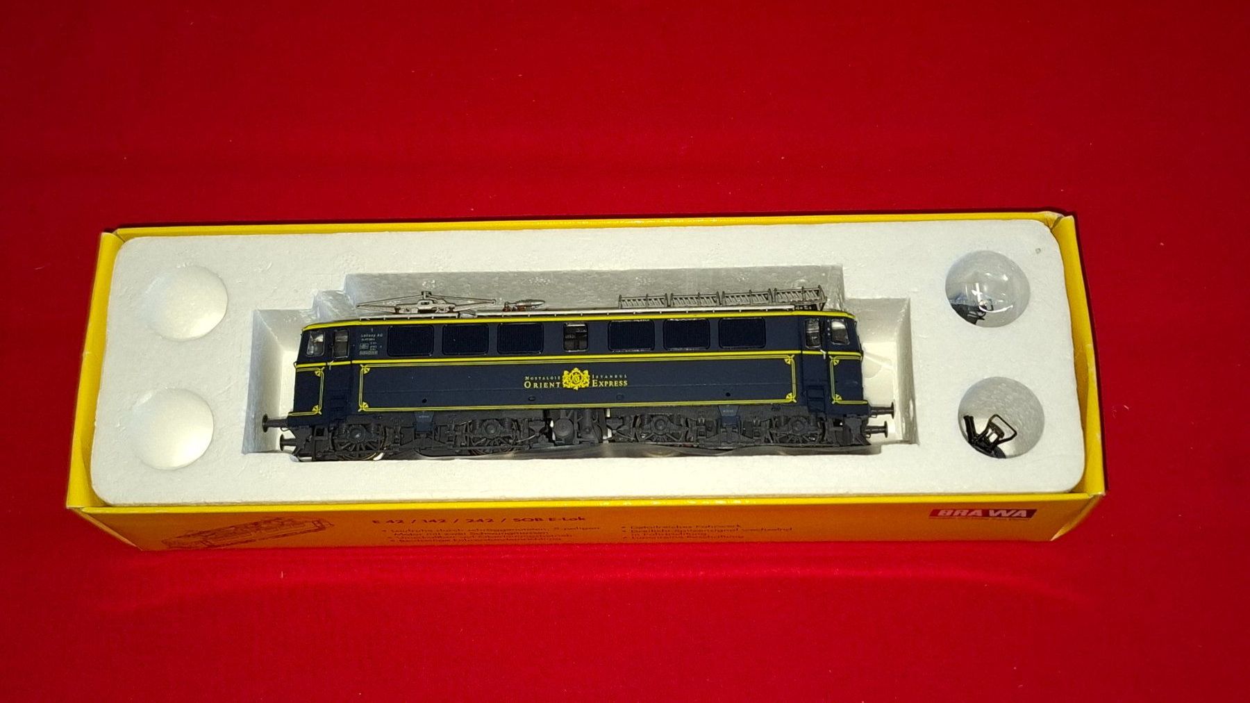 Brawa Modelleisenbahnen: Brawa : Ae 477  " Orient Express " AC, Digital, selten – Gebraucht aus Märwil von Siebenzipfel 3