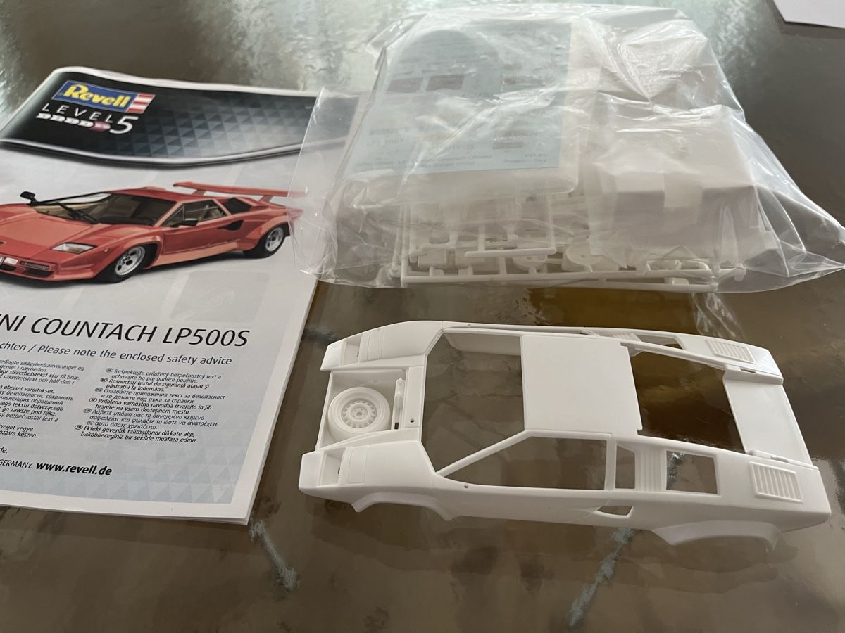 Revell Voitures modèles: 1:24 Revell Lamborghini Countach – Neuf (Voir description) à Sissach par babaduk 2