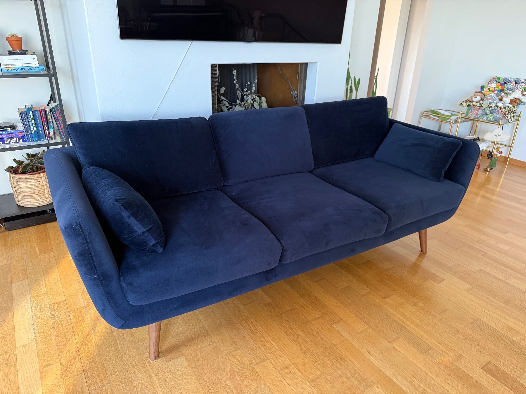 Sofacompany Divani: Elegantes Samtsofa von Sofacompany Dunkelblau – Usato da Zürich venduto da dbsharry 2