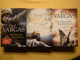 10 Bücher zur Wahl (aus 14 Titeln) von Fred Vargas, Paris