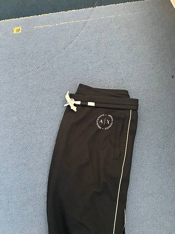 Armani Pantalons: Armani Trainerhose – D'occasion à Dielsdorf par aid_6lk7 2