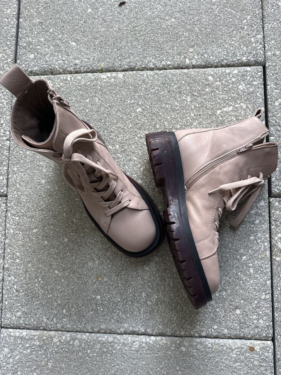 Chaussures femmes: Lederboots Gr. 39 beige/rosa – D'occasion à Wangen SZ par futura14 1
