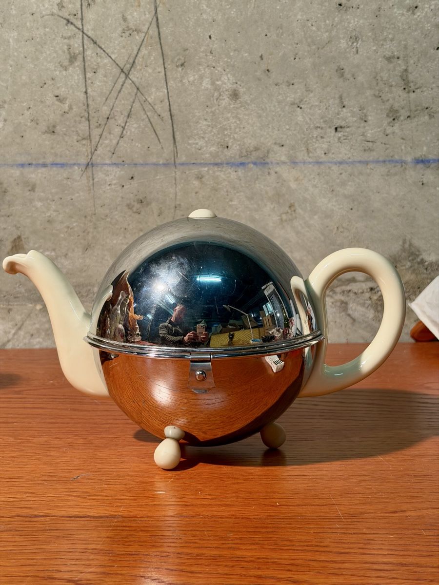Théières: Vintage Round Teapot - 1920-30’s – D'occasion à Lausanne par artnouveau04 7