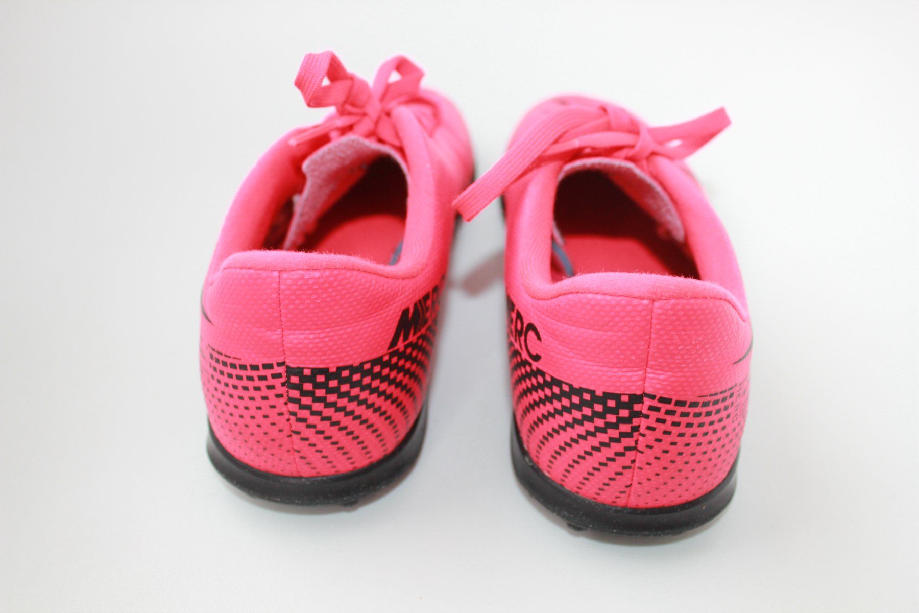 Nike Schuhe für Jungen: Chaussures de foot Nike t. 36 – Gebraucht aus Peseux von Gilloss 3