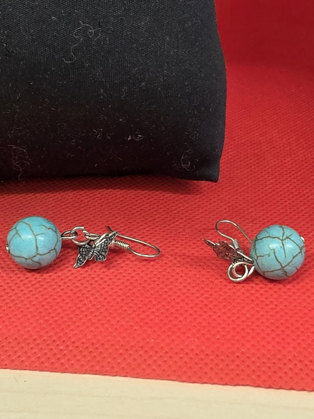 Ohrringe & -stecker: Ohrringe mit Perlen und Schmetterlingen  – Gebraucht aus Herisau von Antiques.AR