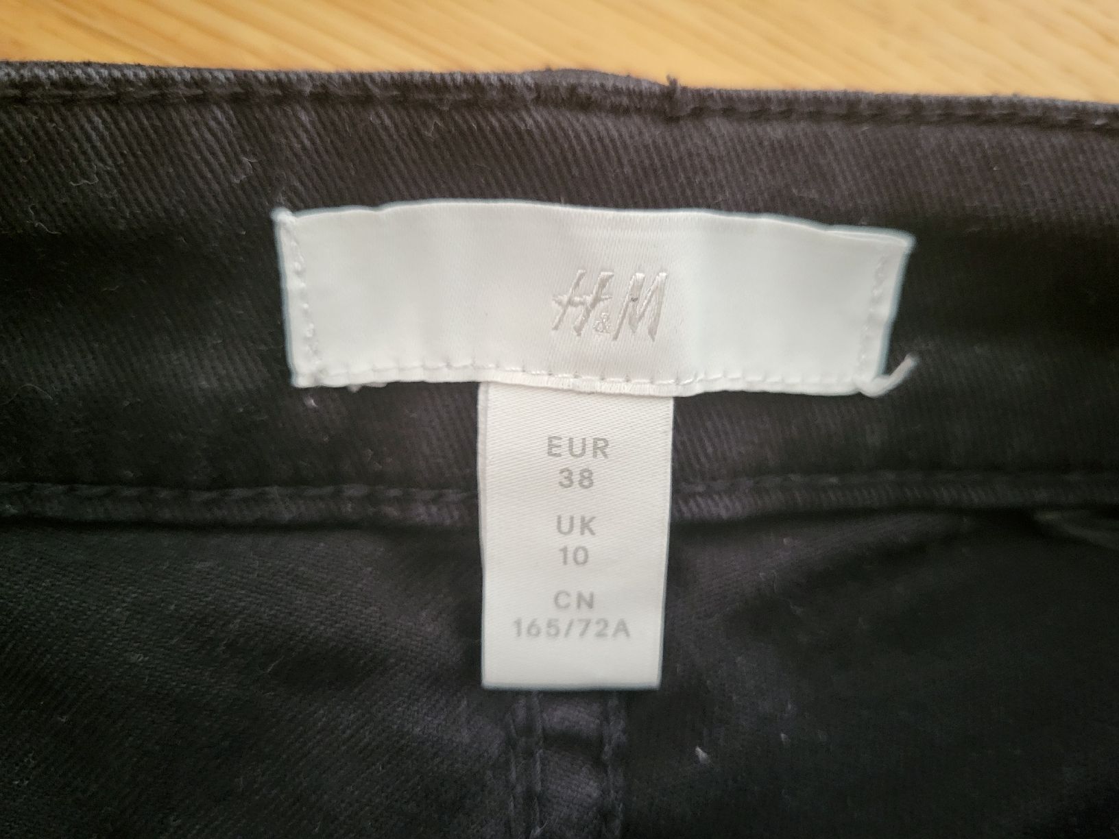 H&M Hosen: Jeansshorts Grösse 38 H&M 2 Stk. – Gebraucht aus Oekingen von FlamingoDoktor 2