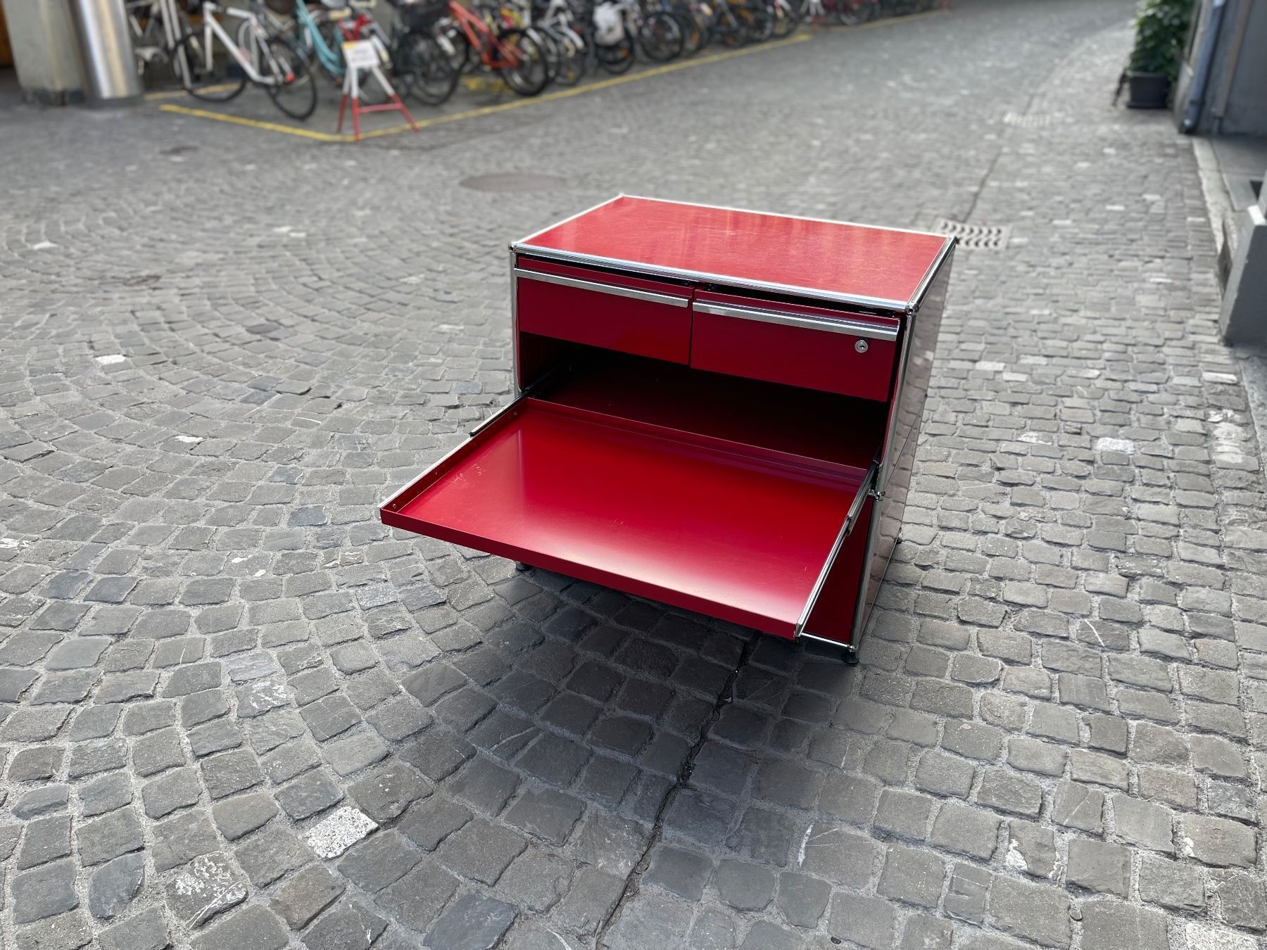 USM Cassettiere: USM Sideboard Rot Lieferung Gratis – Usato da Thun venduto da Thuno6 2
