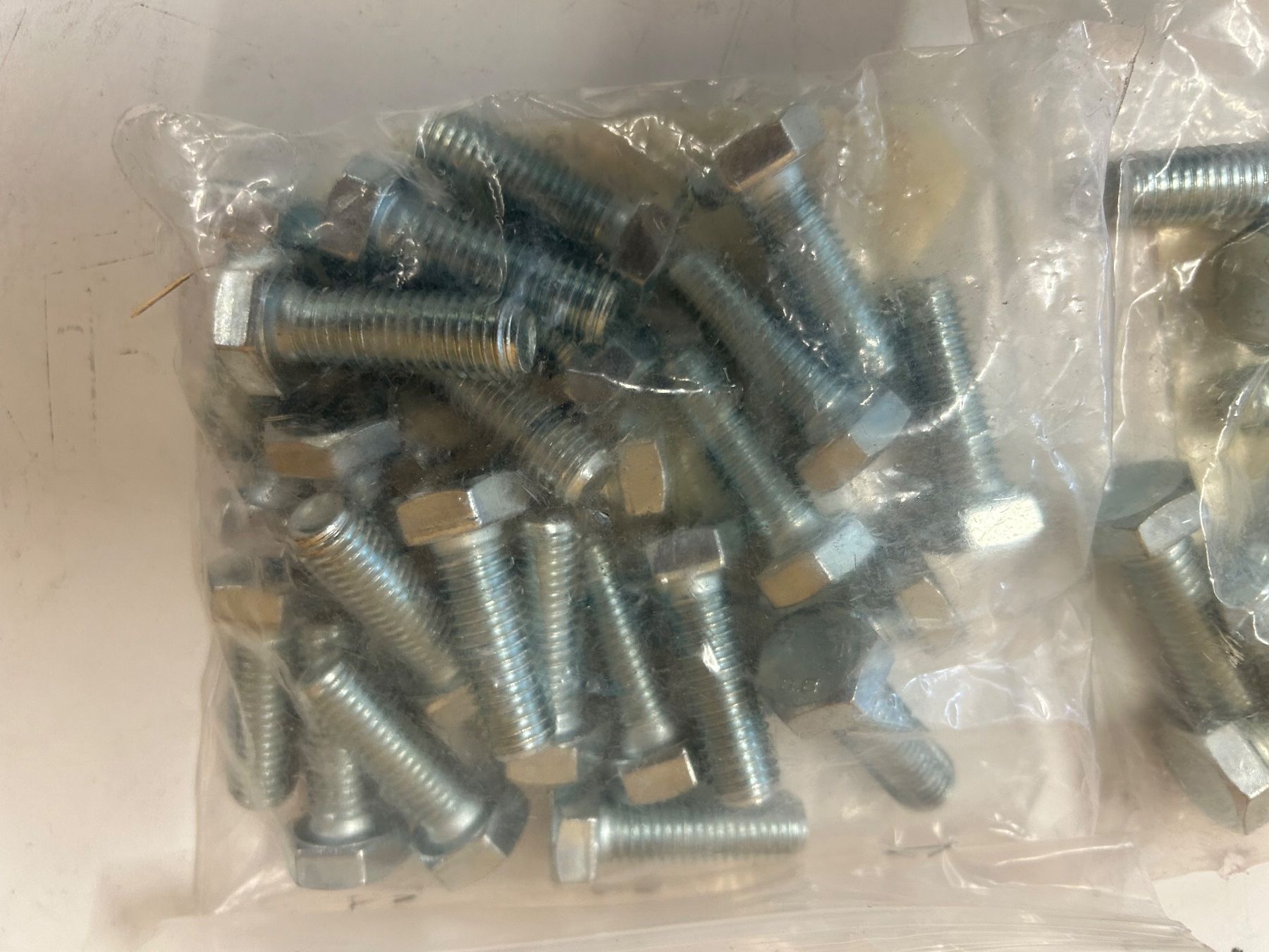 Alle Werkzeuge: Neu 35x Schrauben neu M12 x 35 – Neu und originalverpackt aus Schupfart von philippb06 1
