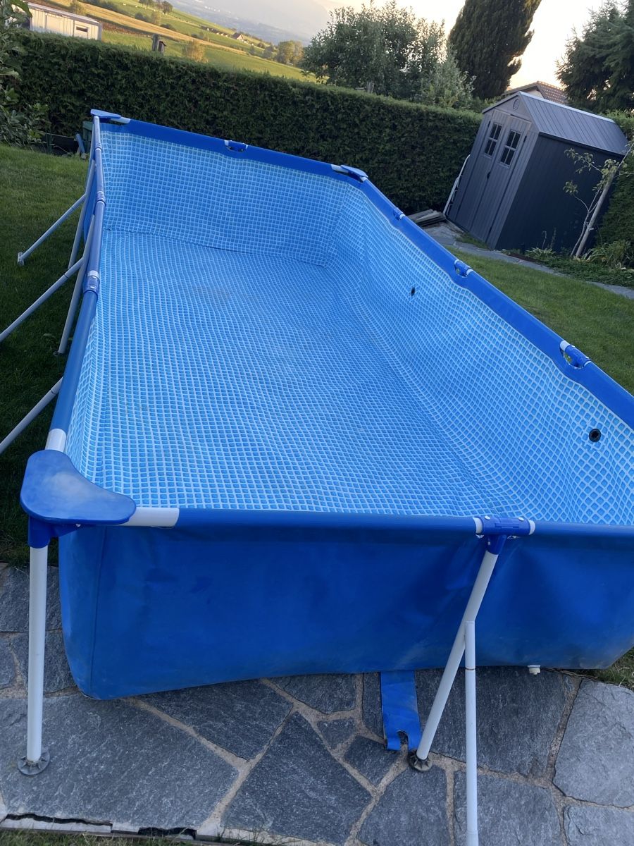 Intex Schwimmbad: Intex Frame Pool 450x220x84 cm mit Abdeckplane gebraucht – Gebraucht aus Hämikon von Baschi83 1
