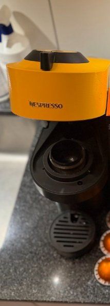 Nespresso Kaffeemaschinen & Espressomaschinen: Machine à café NESPRESSO Vertuo – Gebraucht aus Cordast von Ancm