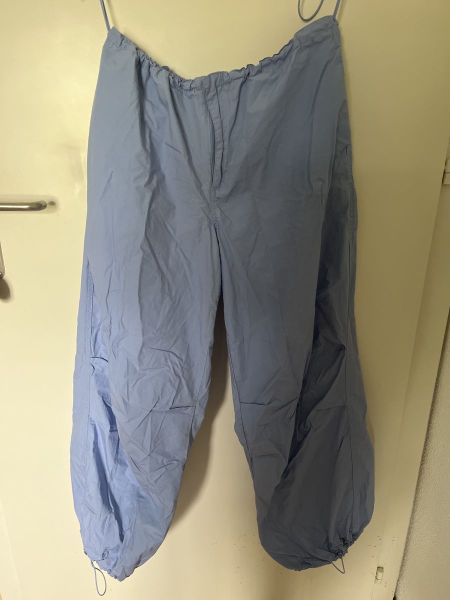 Only Pantaloni: pantalon parachute bleu clair – Nuovo (secondo la descrizione) da Martigny venduto da mar_p55z