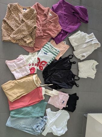 lot de vêtements 140 cm fille