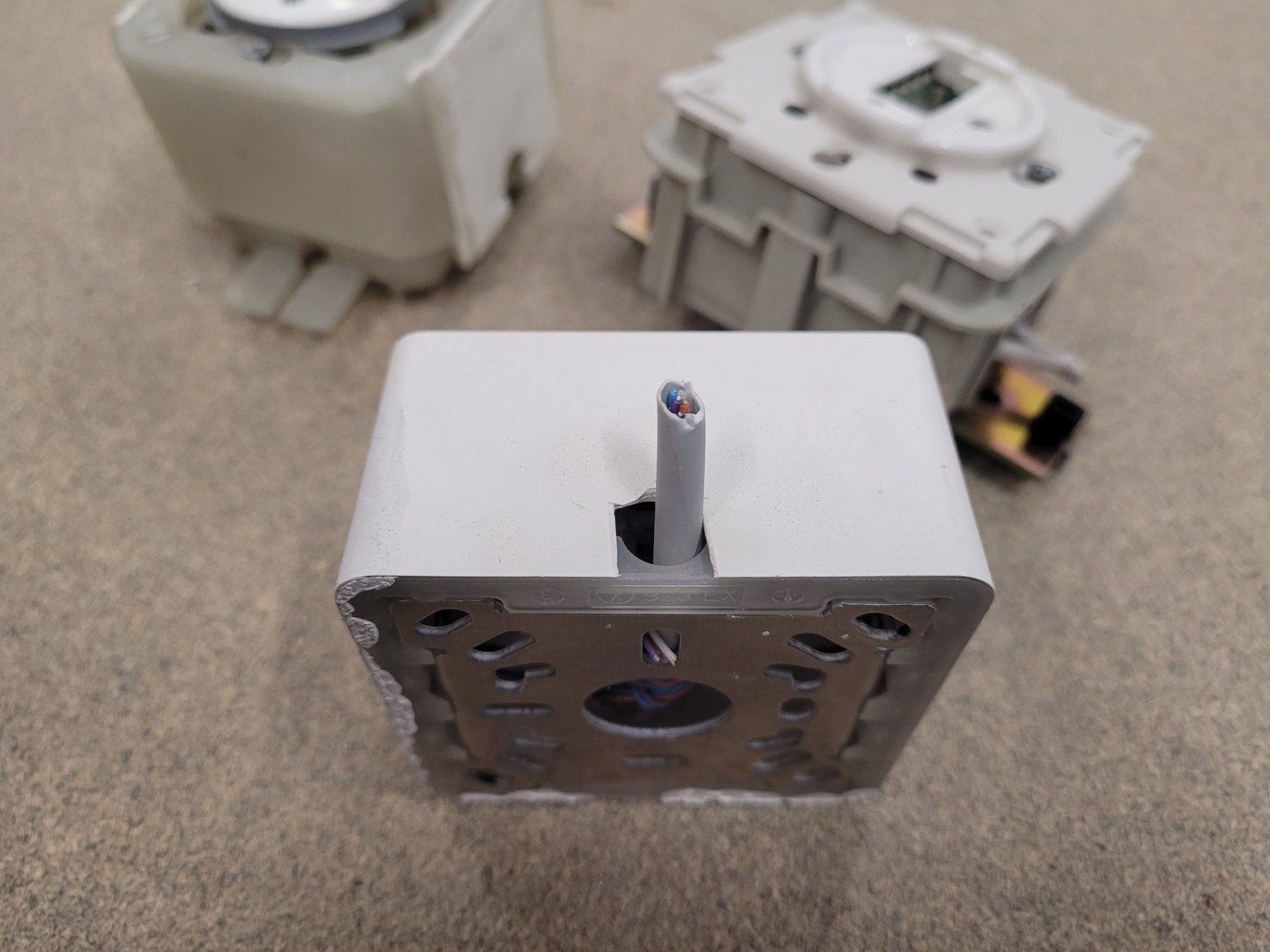 Stecker: 3 Stück Telefonsteckdosen TT83, div. Modelle – Gebraucht aus Vitznau von Night-Fire 5