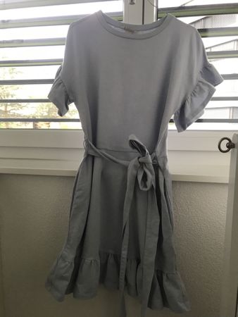 Super schönes Frühlings-Sommerkleid, babyblau mit Volants