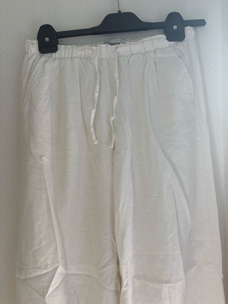 Bershka Hosen: Pantalon fluide blanc – Gebraucht aus Lausanne von shabnam.t 1
