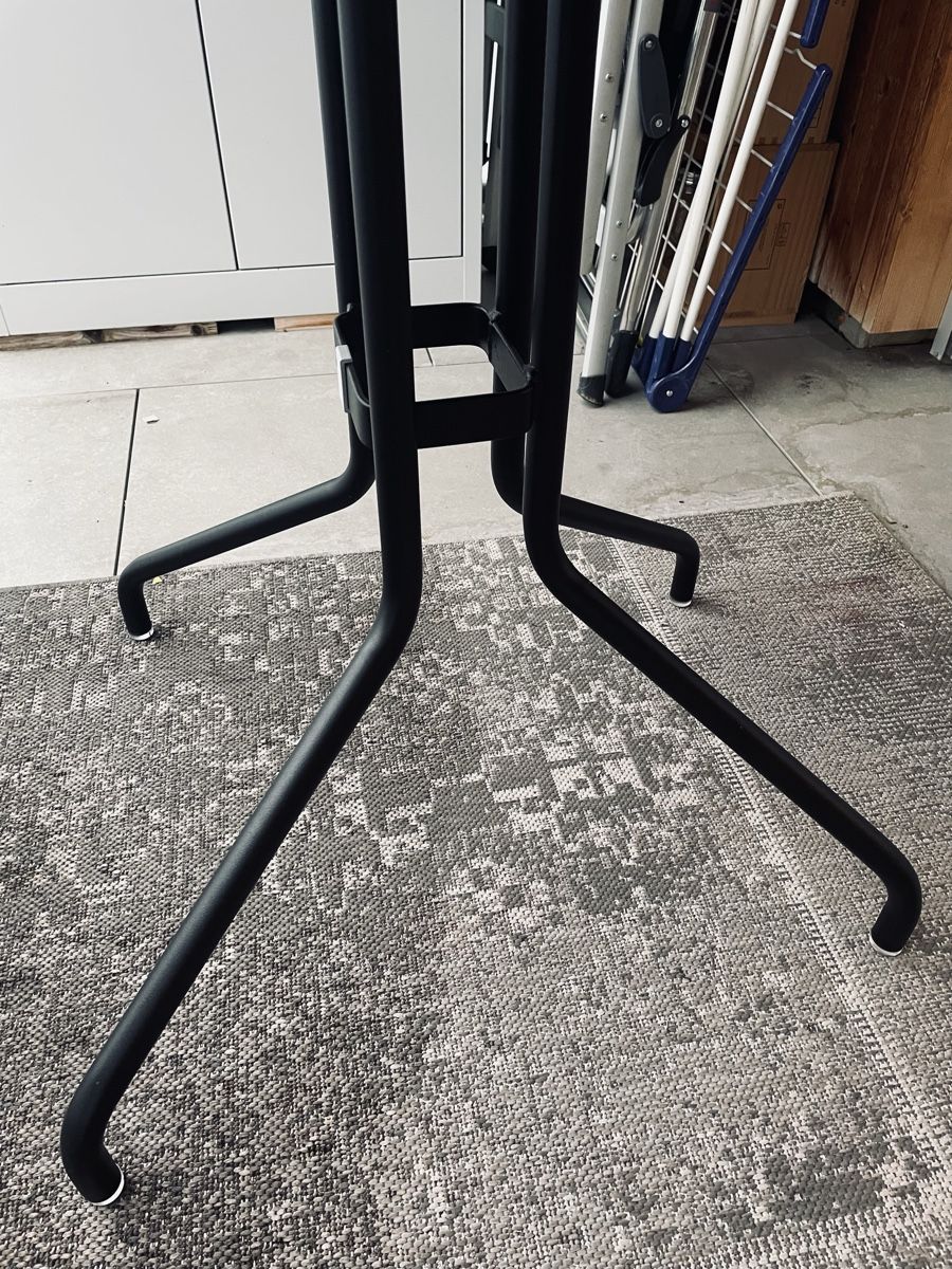 Fermob Tavoli: Sommer Gartentisch Fermob, klappbar, anthrazit – Usato da Wettingen venduto da Armonia03 2