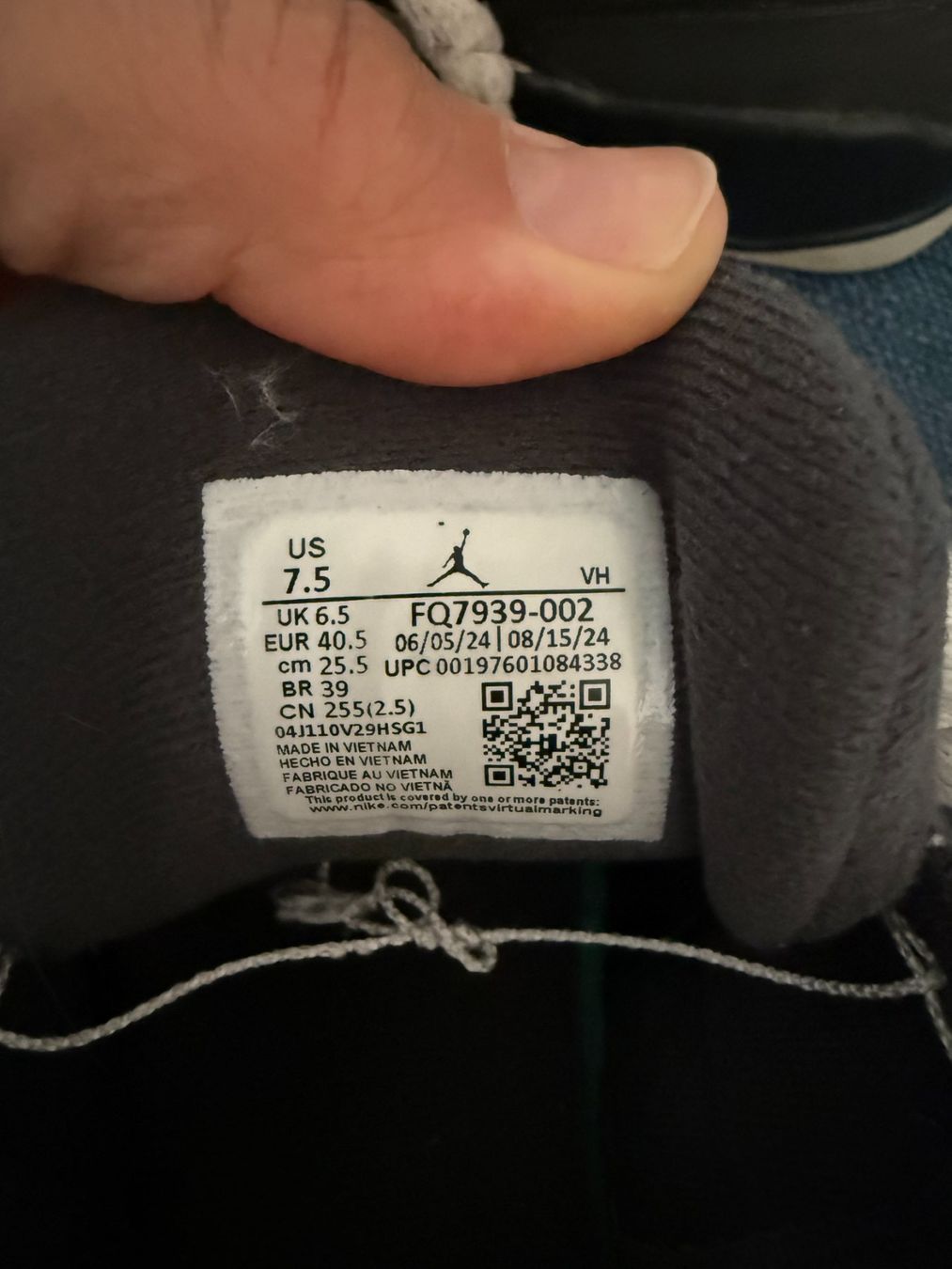 Jordan Scarpe da uomo: NIKE Jordan 4 RM Iron Grey Grösse 40.5 – Usato da Uzwil venduto da justitia8 4