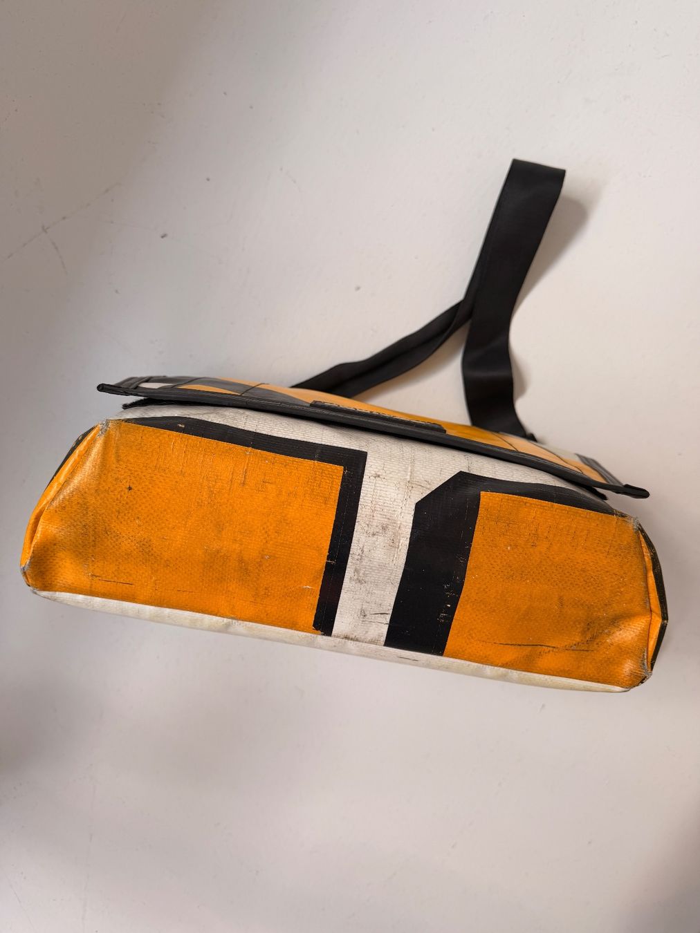 Freitag Taschen: Freitag Tasche Orange Weiss Schwarz Freizeittasche – Gebraucht aus Bern von die_6p8g 3