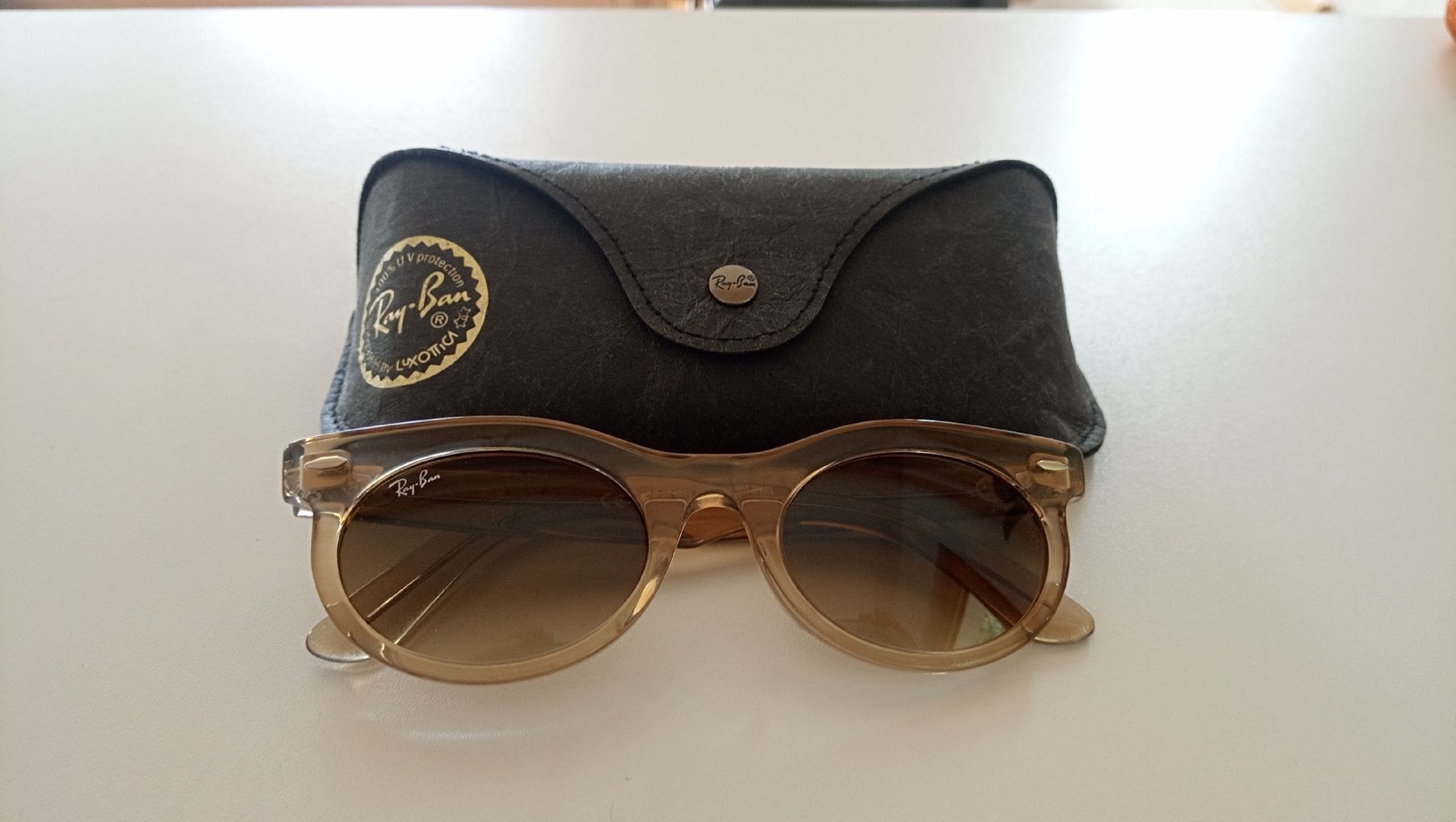 Ray-Ban Occhiali & Lenti:  Ray-Ban Wayfarer Oval  – Usato da Savièse venduto da pucebleue 1