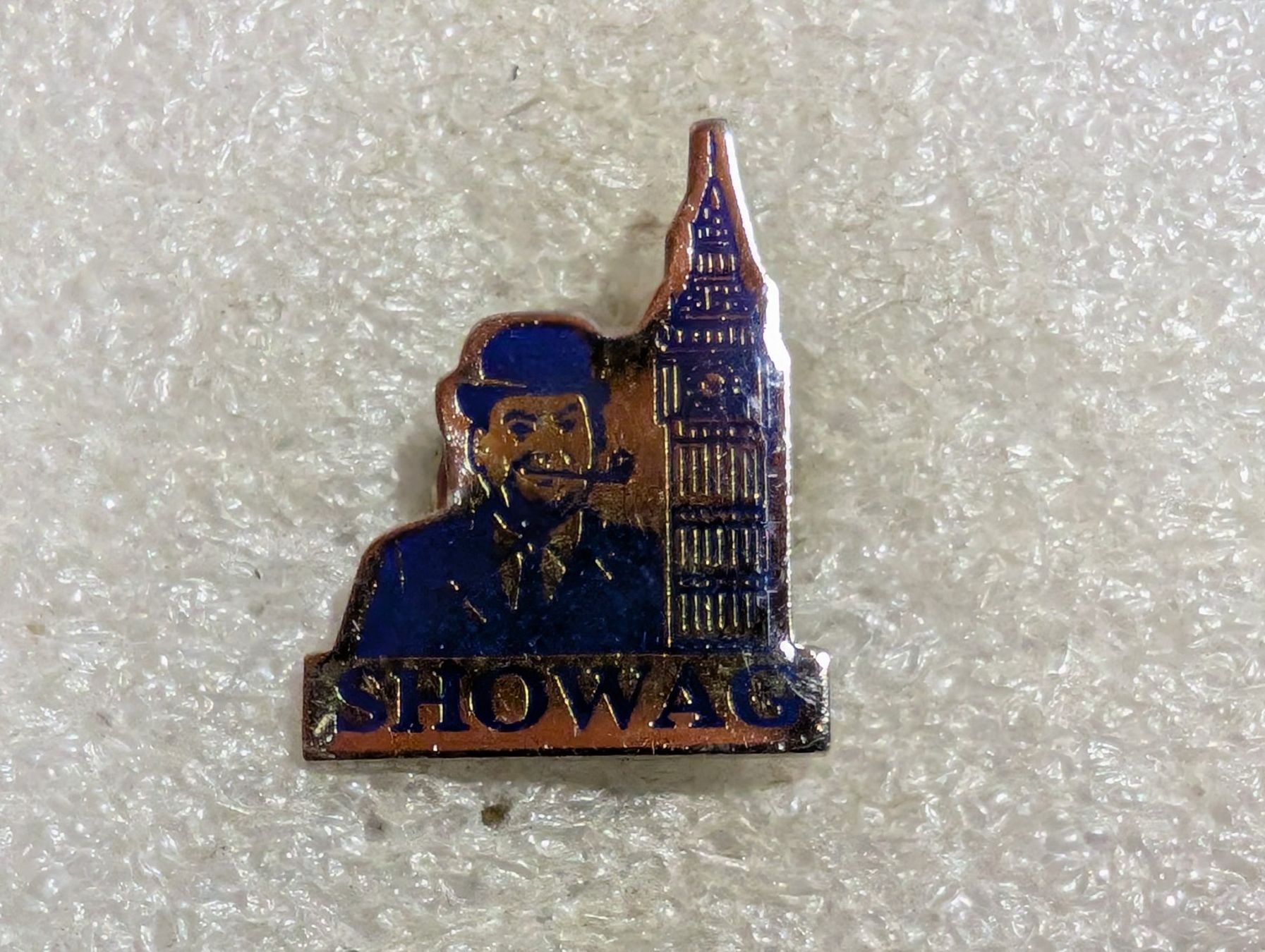 Plaketten & Abzeichen: Ansteckpin 243: Showag – Gebraucht aus Oppligen von Pin-Fall-Shop