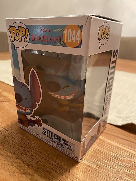 Statuette: Figur 1044 Disney Lilo & Stitch Stitch mit Ukulele – Usato da Ittigen venduto da mar_9fd6 1