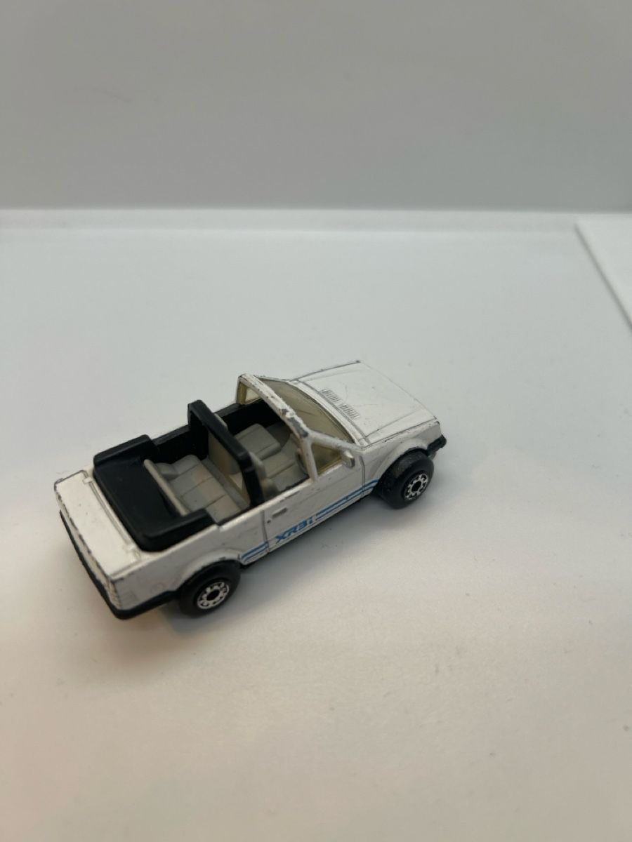 Matchbox Modellautos: Matchbox Ford Escort Cabrio 1:64  – Gebraucht aus Gorduno von dm0320 1
