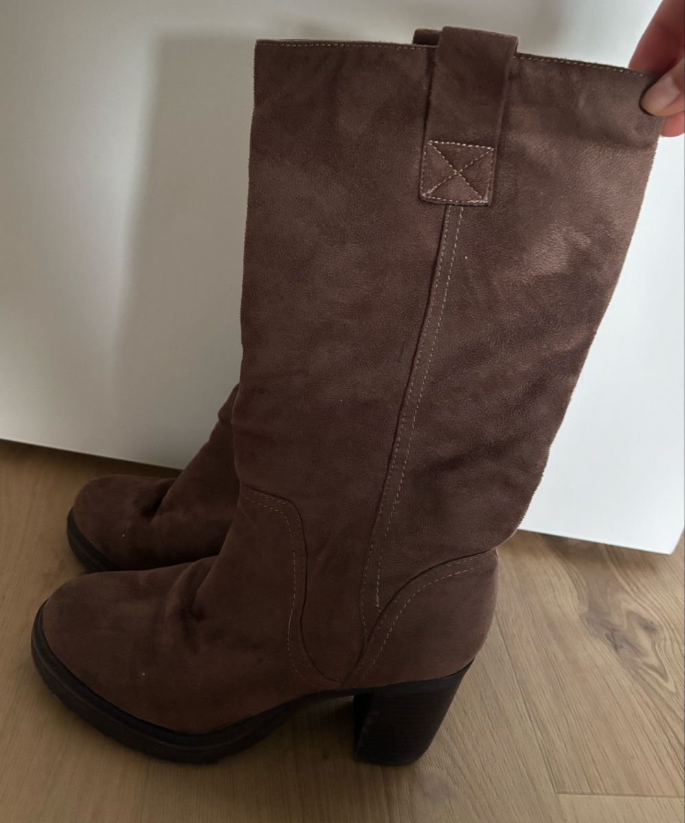 Damenschuhe: Stiefel Grösse 38 – Gebraucht aus La Tanne von jru_r9kf