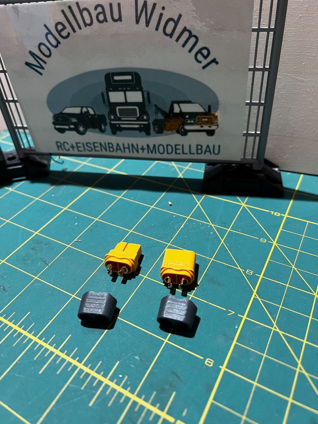 Modellismo RC: Stecker/Buchse XT60 – Nuovo e nell'imballaggio originale da Altdorf UR venduto da modellbau-widmer