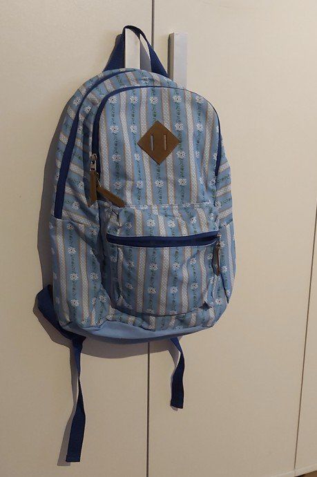Rucksäcke: Rucksack mit Edelweissmuster – Gebraucht aus Trub von wurzel25