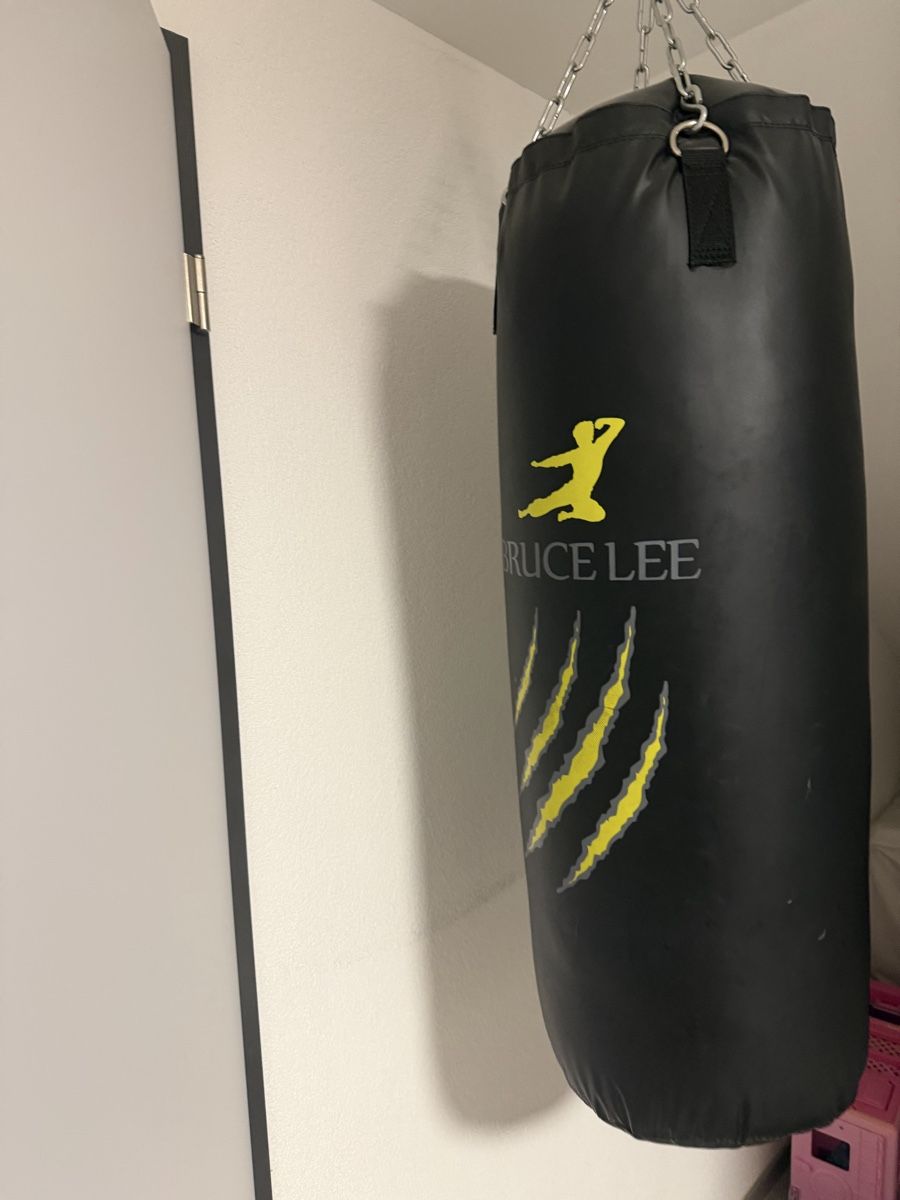 Boxsäcke: Boxsack Bruce Lee mit Handschuhen Grösse XL – Neu (gemäss Beschreibung) aus Obergerlafingen von elb_t5wf