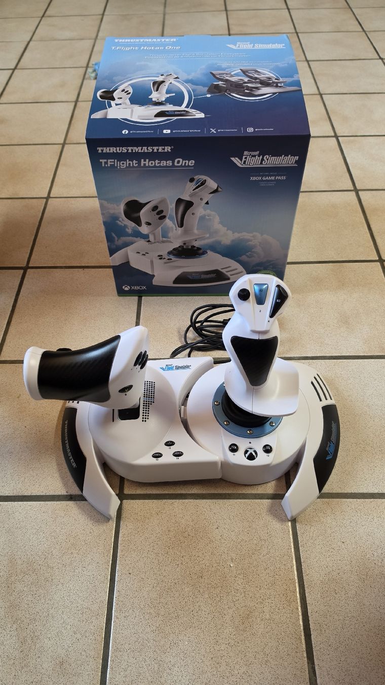 Thrustmaster Controller: Joystick Thrustmaster T.Flight Hotas One Xbox/PC comme neuf – Neu (gemäss Beschreibung) aus Echallens von mal_z665