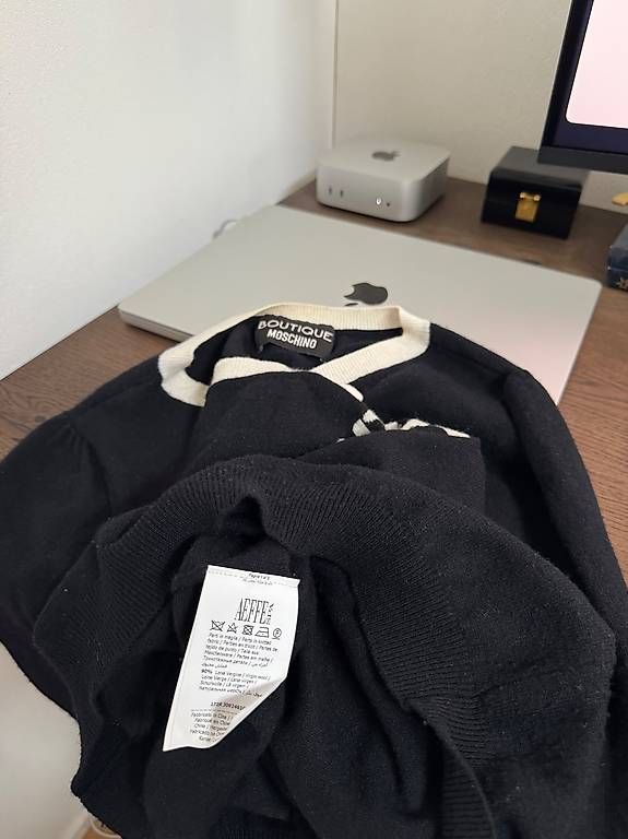 Moschino Maglioni & Felpe: Moschino Boutique Cest Chic Sweater - Size S – Nuovo (secondo la descrizione) da Schübelbach venduto da Rahnmont 2