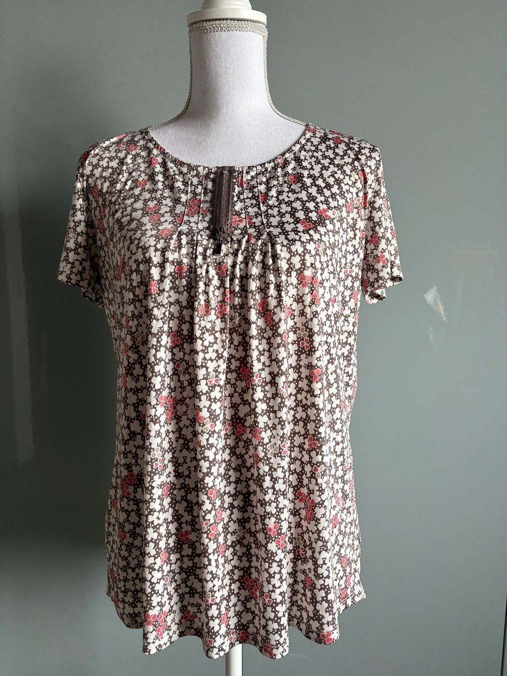 T-shirt: Shirts 2 Stück luftig angenehm Grösse 42 Polyester – Usato da Grenchen venduto da nethy