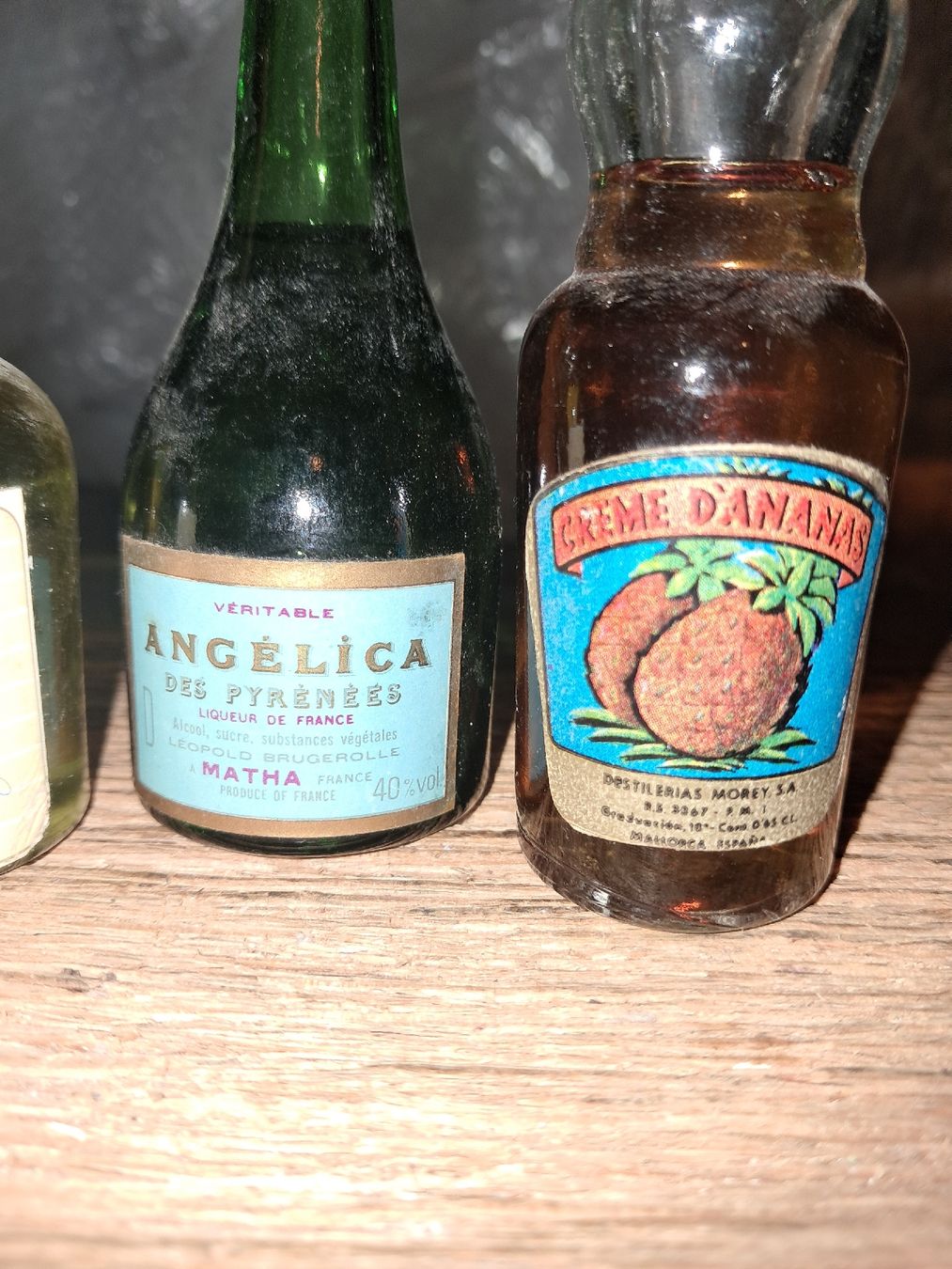 Spiritueux: Lot de 4 mignonnettes Liqueur  – Neuf avec emballage d'origine à Le locle par juliensaran 1